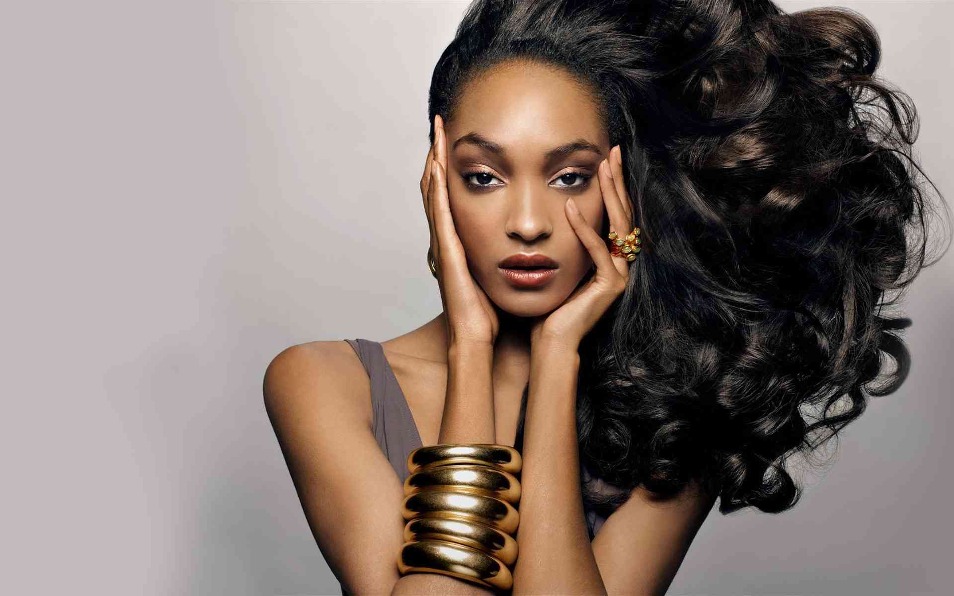 Jourdan Dunn – noua ambasadoare Maybelline New York