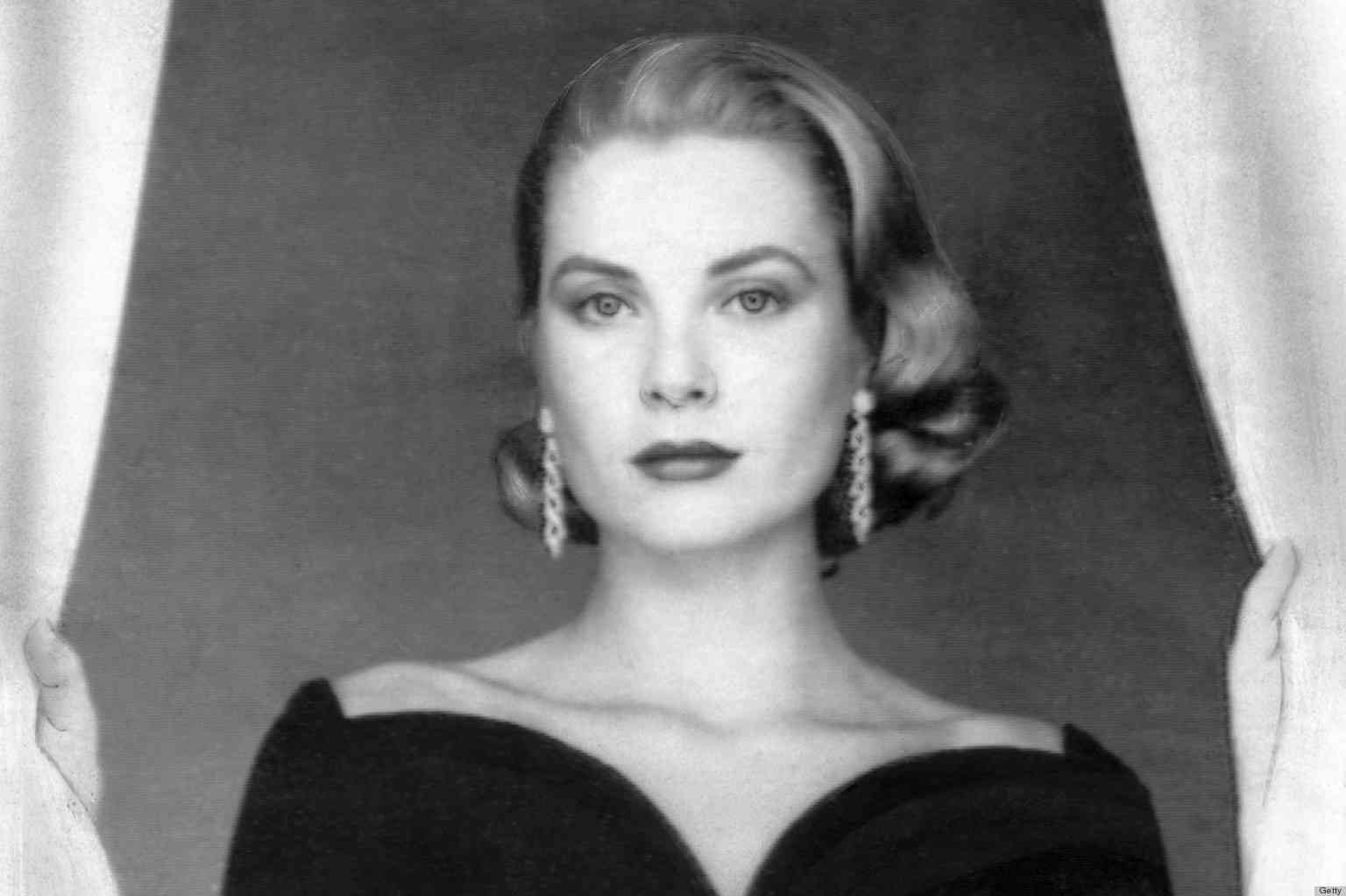 Ce am învățat despre modă de la Grace Kelly