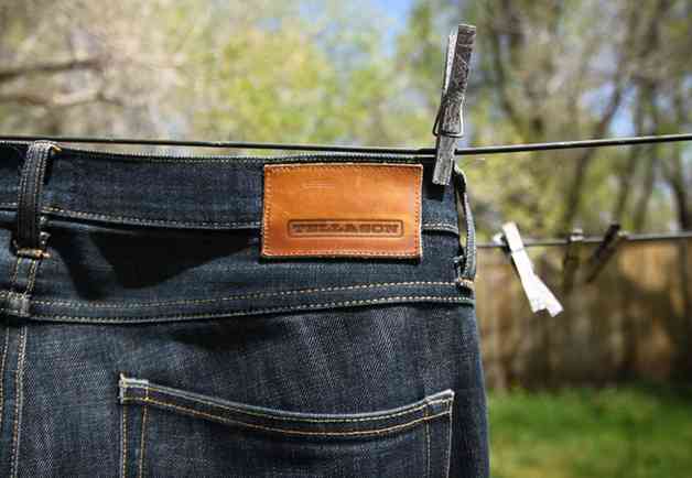 De ce să NU speli blugii. Sfatul controversat de la şeful Levi Strauss