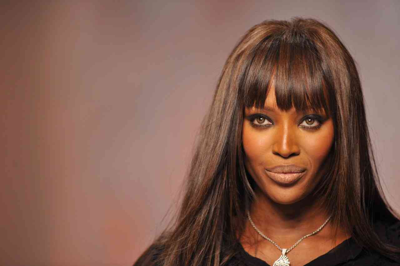 Naomi Campbell îşi lansează prima linie vestimentară