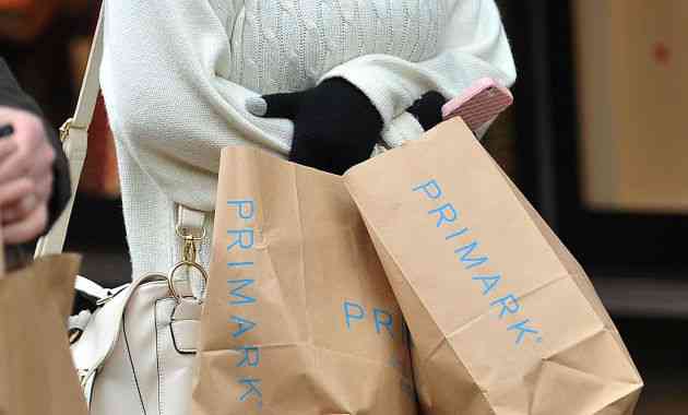 Rochie cu strigăt de ajutor pe etichetă, vândută la Primark