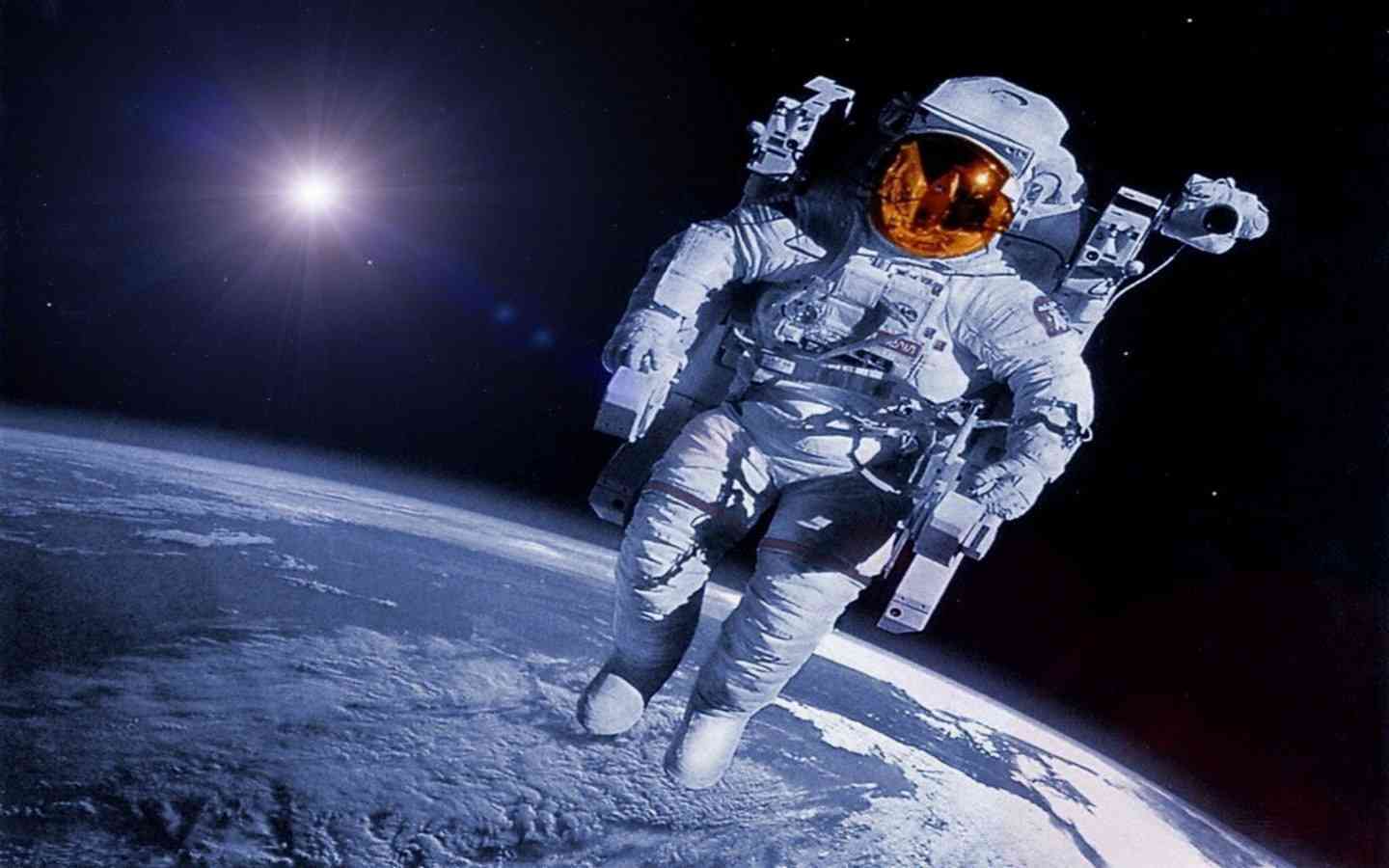 Astronauţii de pe Staţia Spaţială Internaţională vor testa îmbrăcăminte rezistentă la bacterii