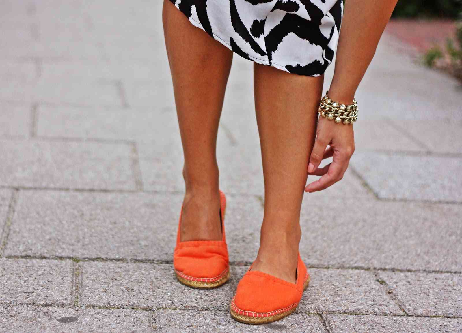 Andreea Pătraşcu ne recomandă să purtăm espadrile