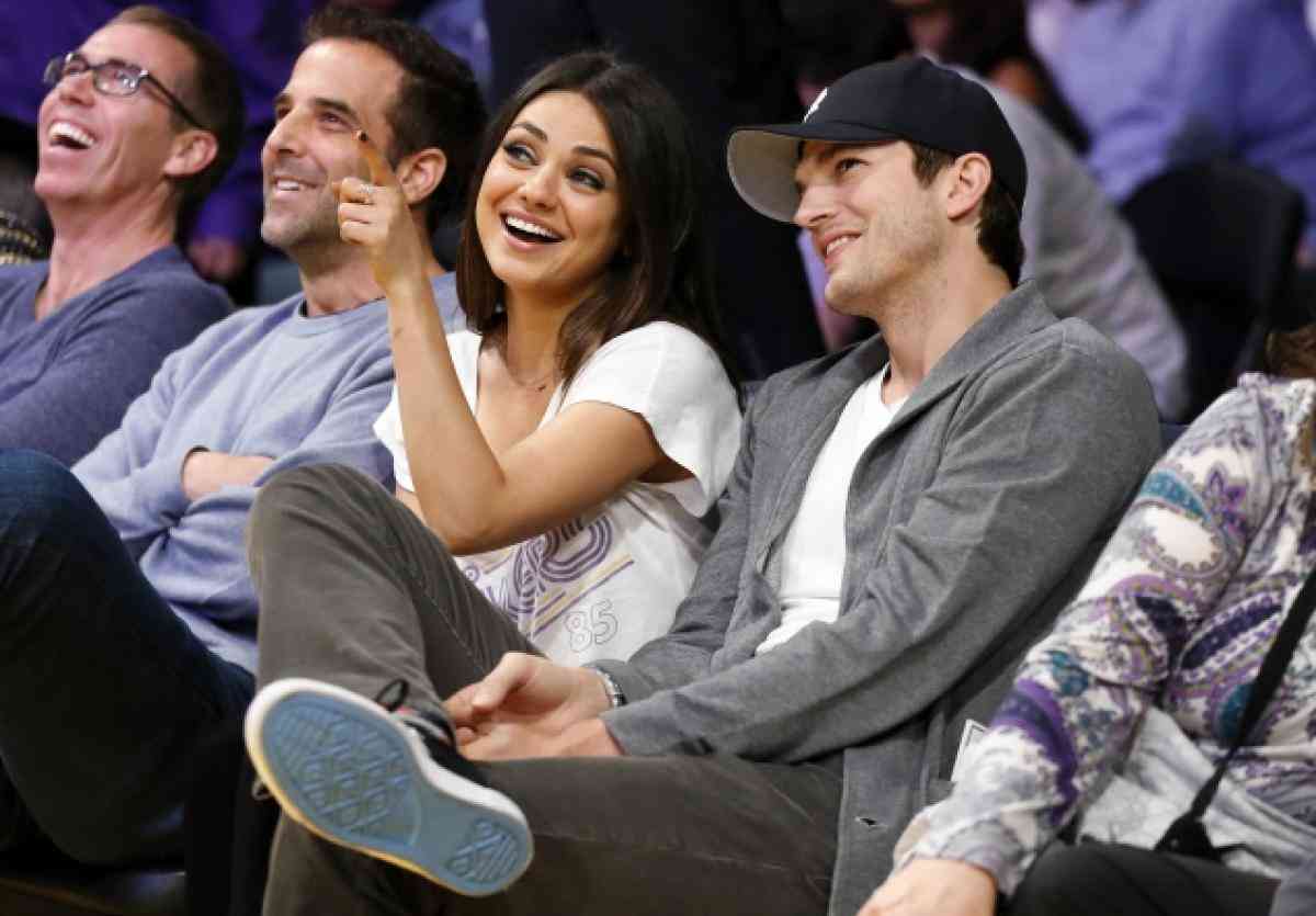 Ashton Kutcher şi Mila Kunis se vor căsători vara următoare