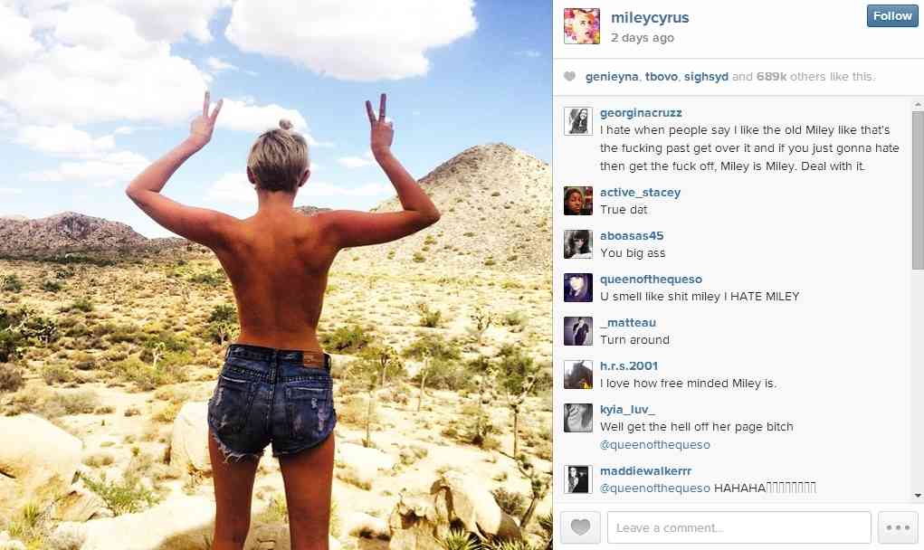 Miley Cyrus- poze nud pentru un designer şi un show la New York Fashion Week
