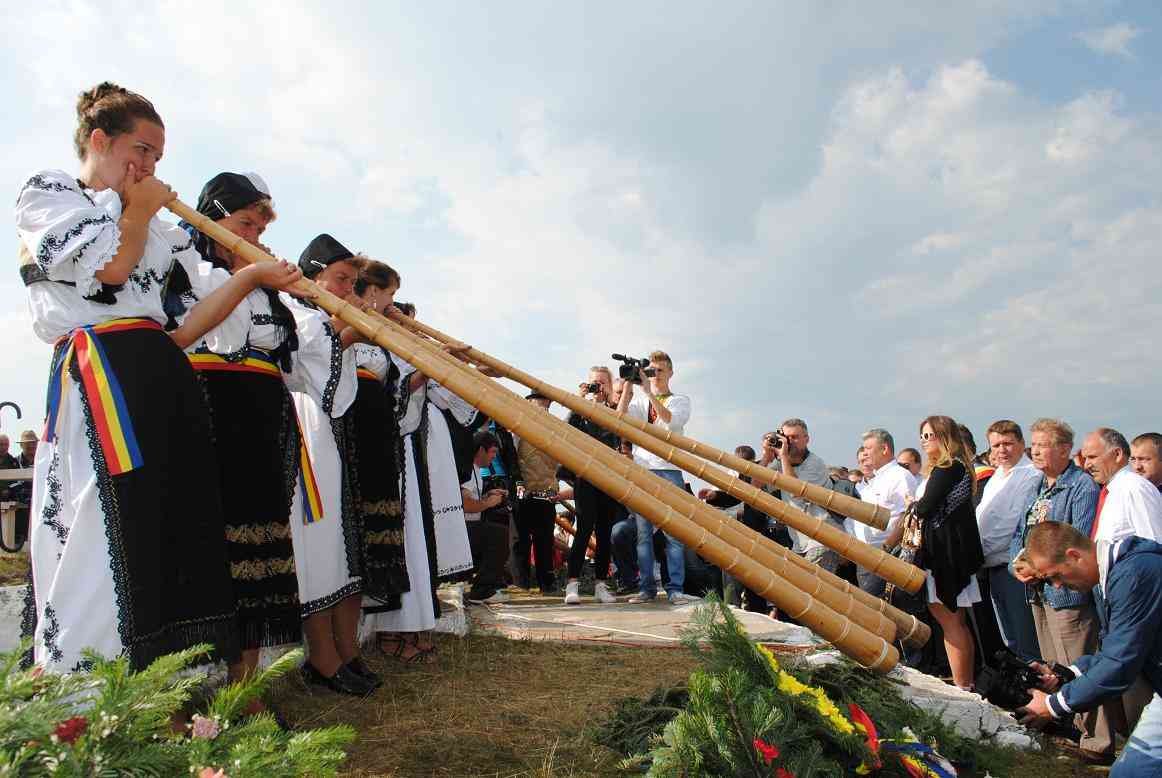 Târgul de Fete de pe Muntele Găina a strâns aproximativ 1500 de persoane