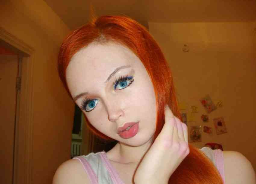 Trendul „păpuşa Barbie” face furori: Noua păpuşă Barbie are doar 16 ani