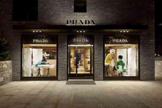 Profitul Prada scade cu 20%, afectat de scăderea vânzărilor de îmbrăcăminte şi încălţăminte din piele