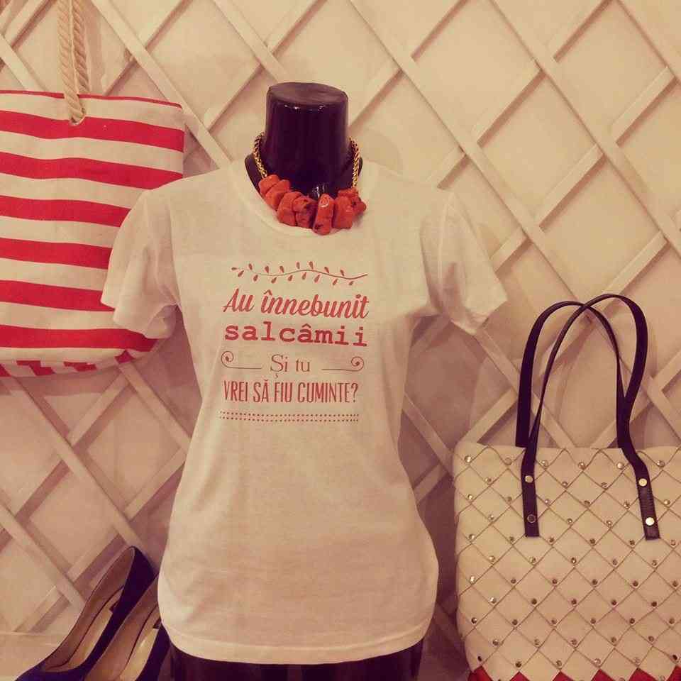 Ce se poartă în 2014: Tricouri cu poezii româneşti, marca Printoteca