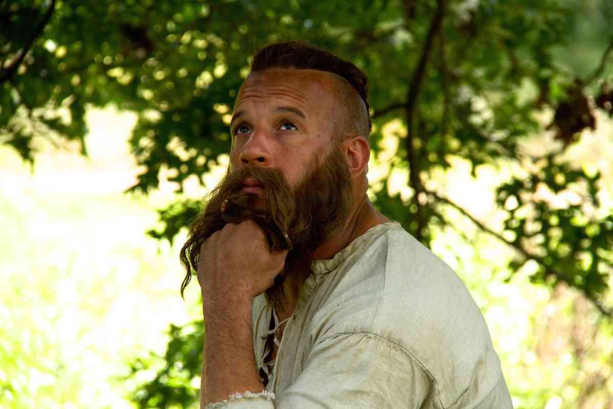 Vin Diesel este de nerecunoscut, cu o creastă și barbă lungă pentru filmul The Last Witch Hunter