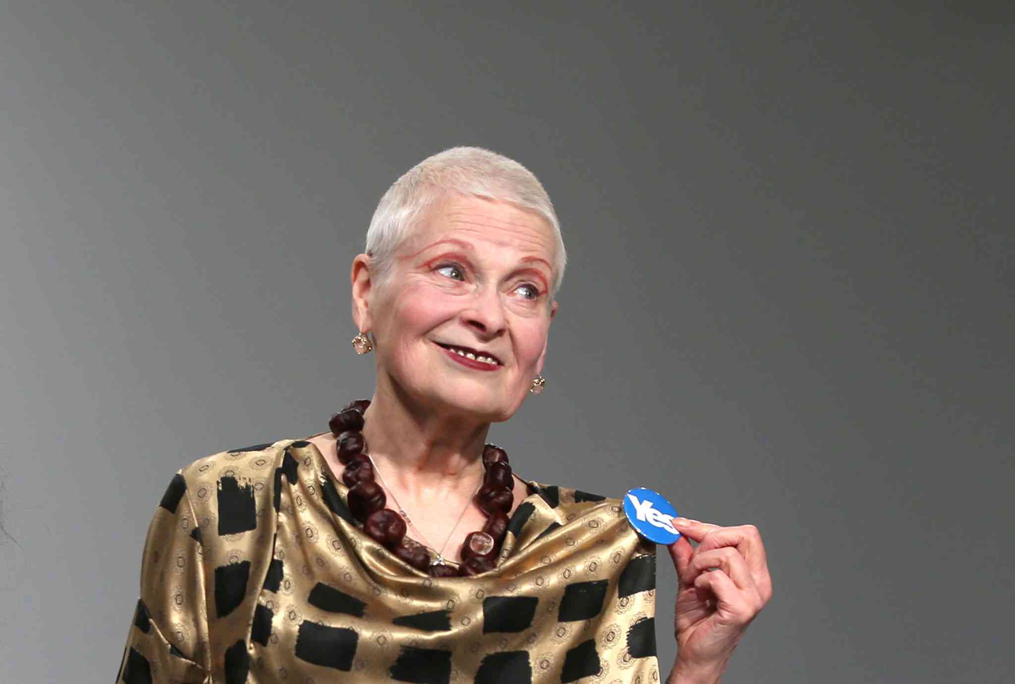 Vivienne Westwood s-a folosit de prezentarea de la London Fashion Week pentru a susţine independenţa Scoţiei