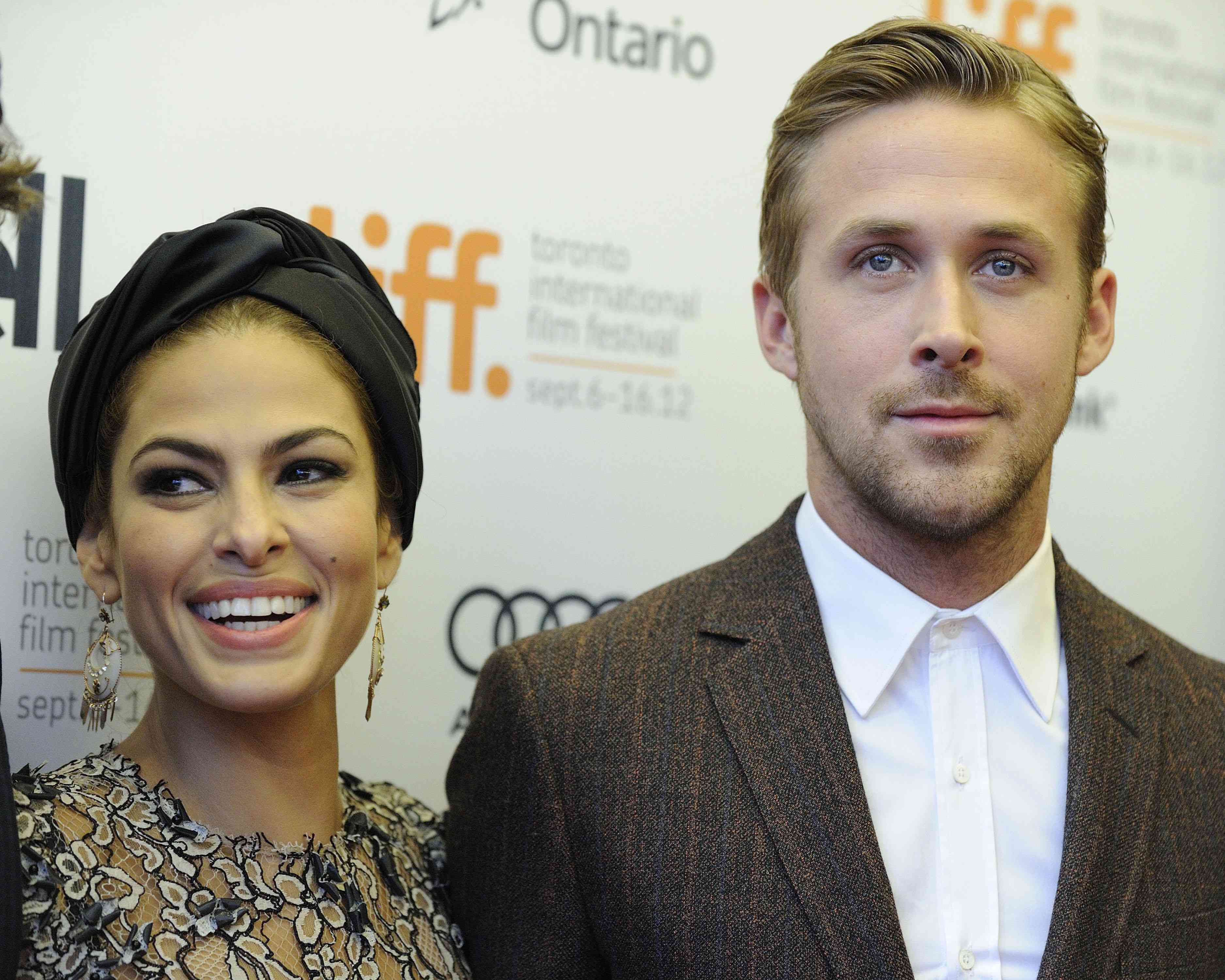 Eva Mendes şi Ryan Gosling au devenit părinţii unei fetiţe