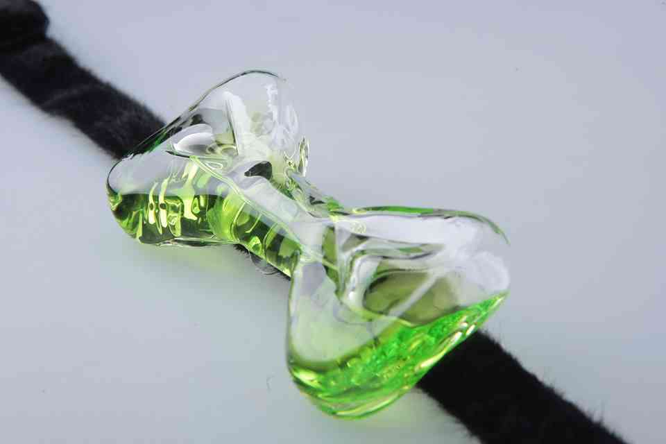 Butterfly Bow Tie, brand nou care produce papioane unice realizate din sticlă