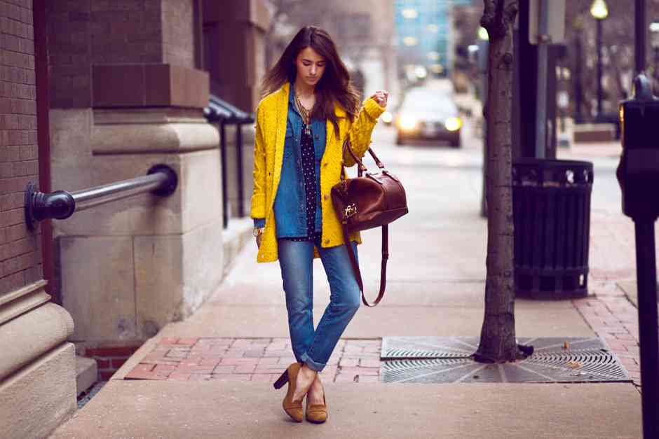 Cum să adopţi stilul casual chic. Piesele de bază şi idei de ţinute casual chic