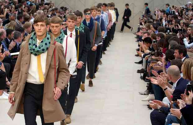 Trendurile toamnă- iarnă 2015 Bărbaţi, prezentate la London Collections Men