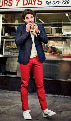 Outfit pantaloni roşii