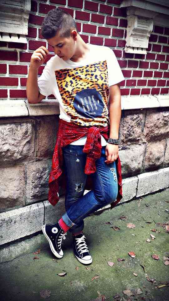 camasa legata in jurul taliei