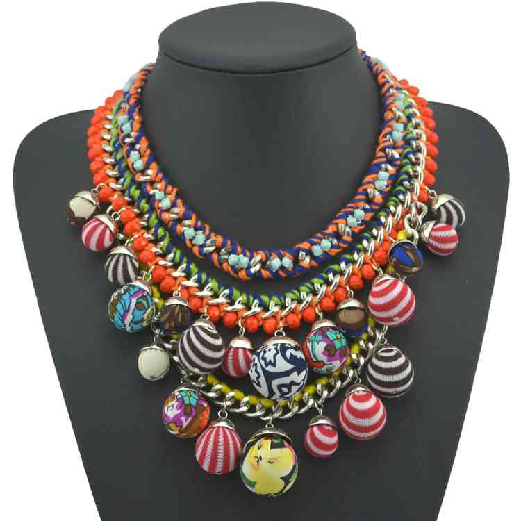 Accesorii pentru bluze și cămăși: coliere și gulere