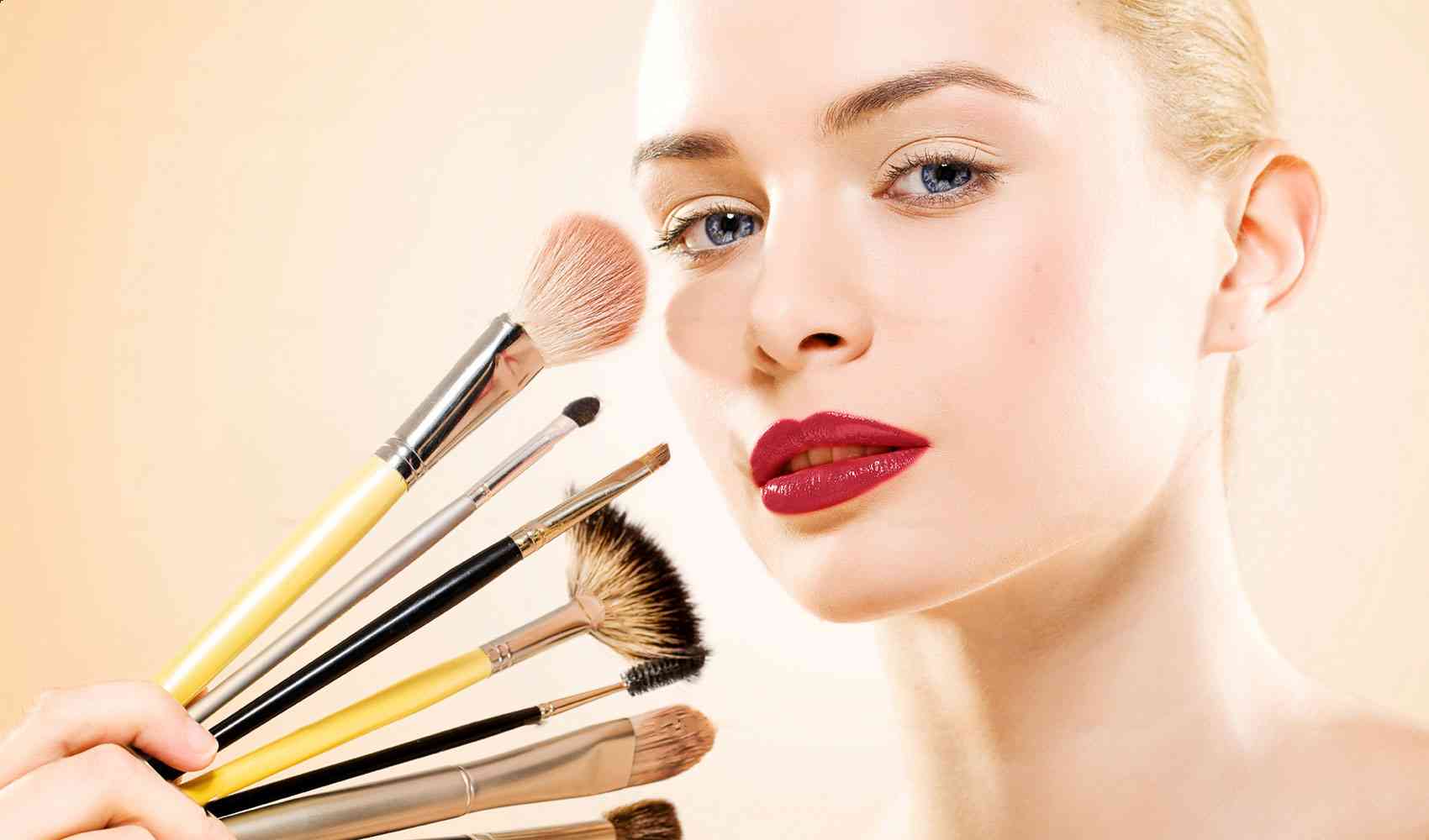Ce facem cu cosmeticele expirate?