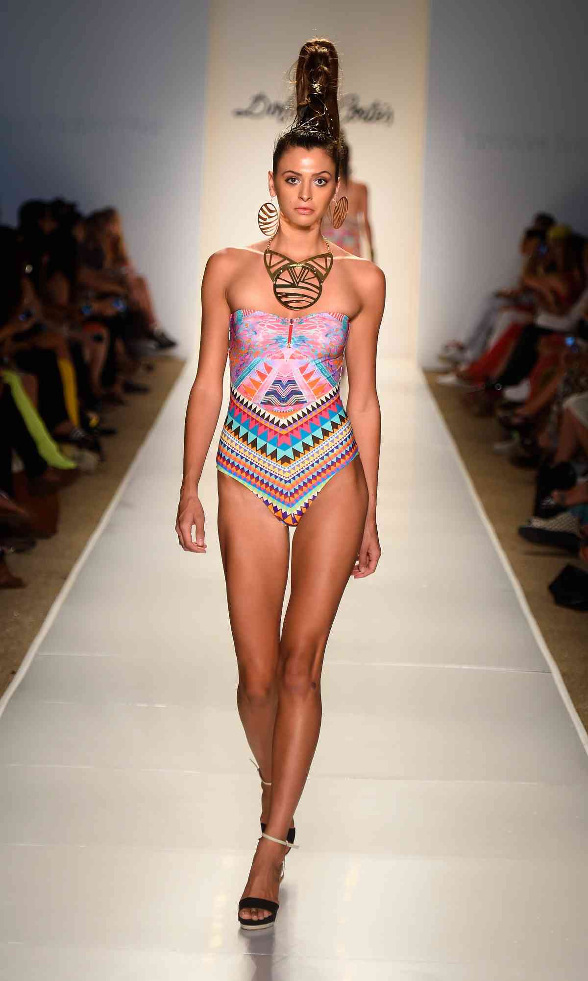 costume la moda 2015