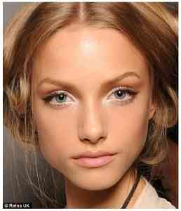 ochi luminosi creion alb