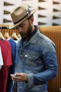 fedora palarie cu pene