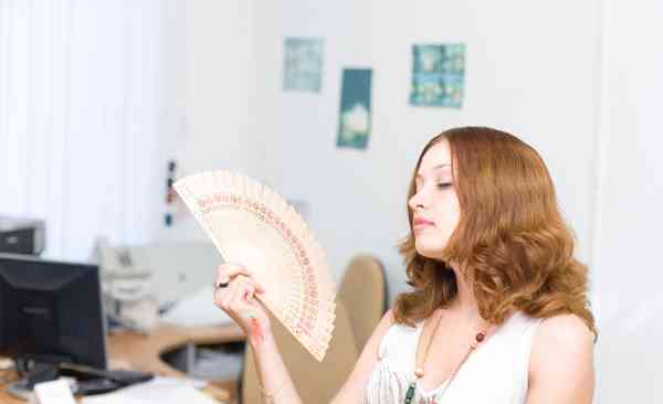 Ținute office de vară