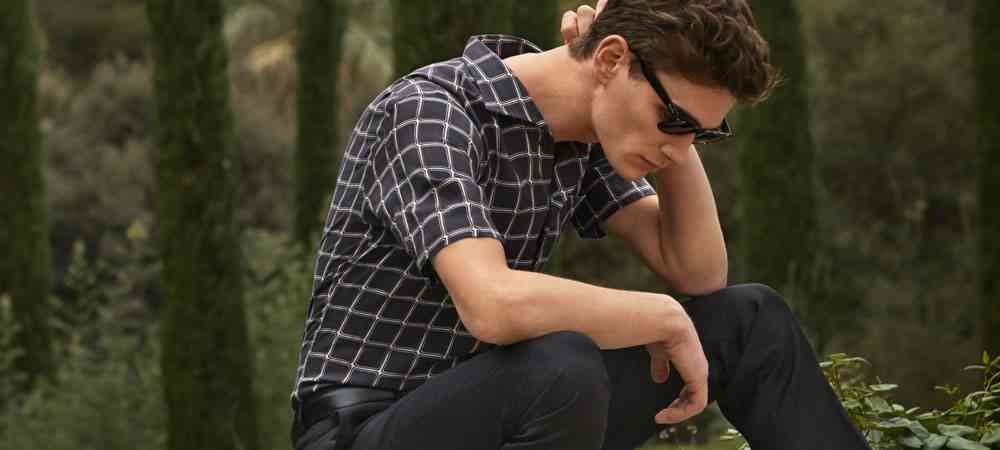 Cum se poartă cămașa cu mâneci scurte