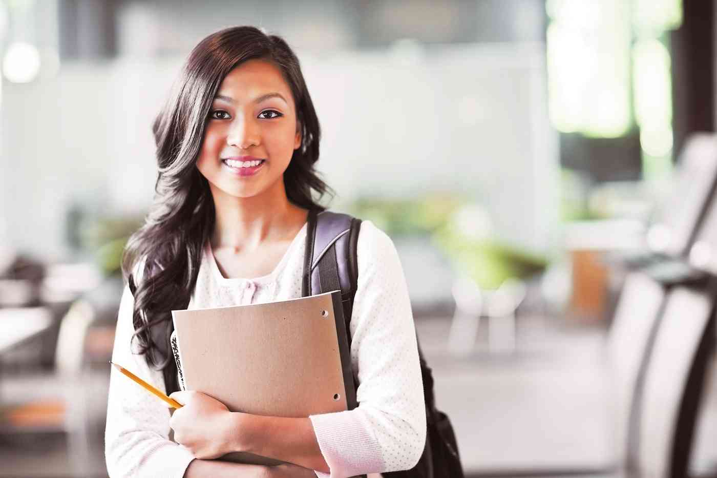 Aviz studentelor – Cum să fii fashion chiar şi în timpul sesiunii stresante