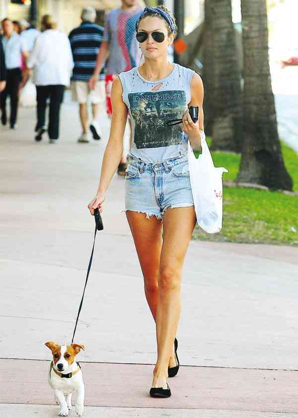 ce poarta modelele pe timp de vara