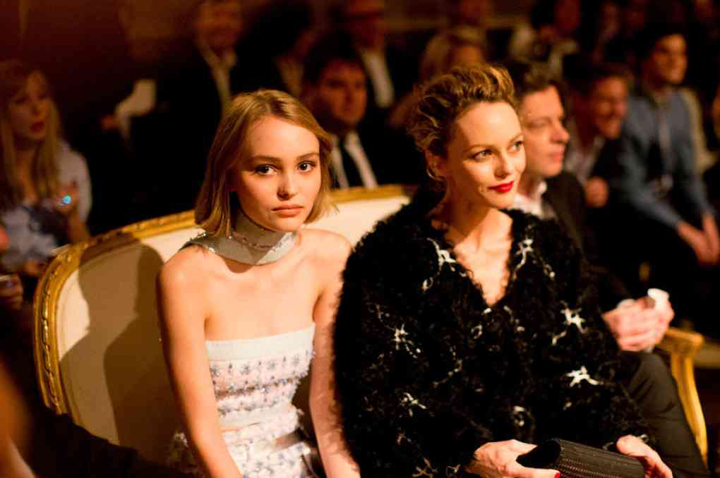 Lily–Rose-Depp-mother-1020x678