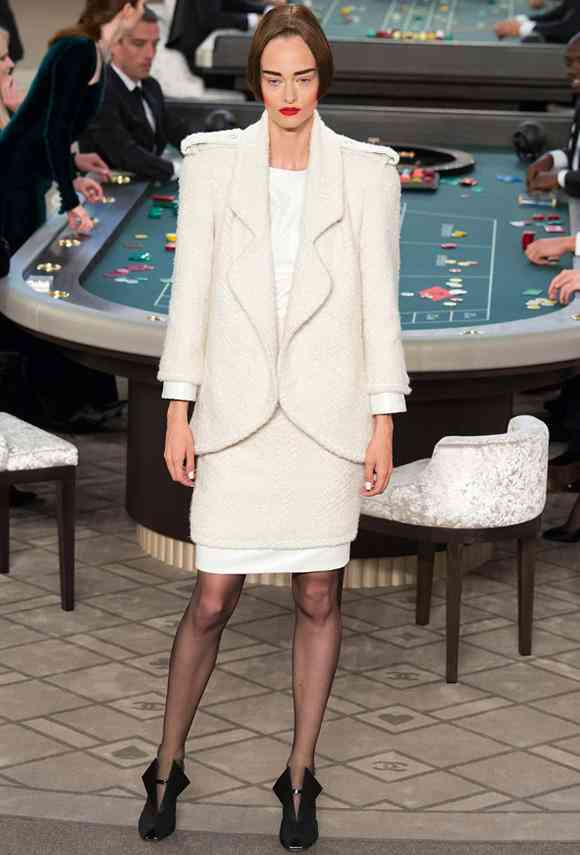 costum chanel