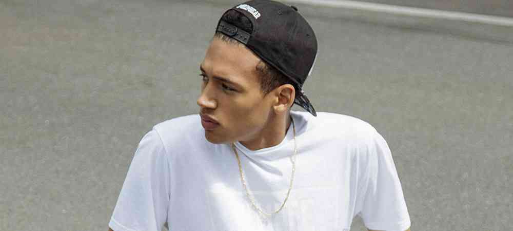 Piese vestimentare în alb și negru pe care trebuie să le ai