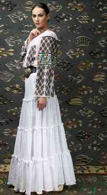 ie-traditionala-romaneasca-maneca-lunga-motivul-goblen_2577_4_1425981726