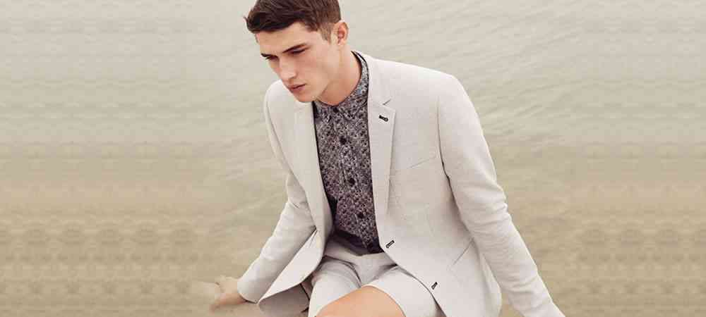 Cum se poartă pantalonii scurți