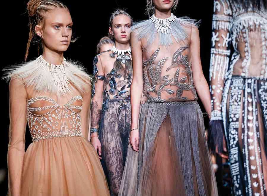 Colecția Valentino primăvară 2016 – Paris Fashion Week