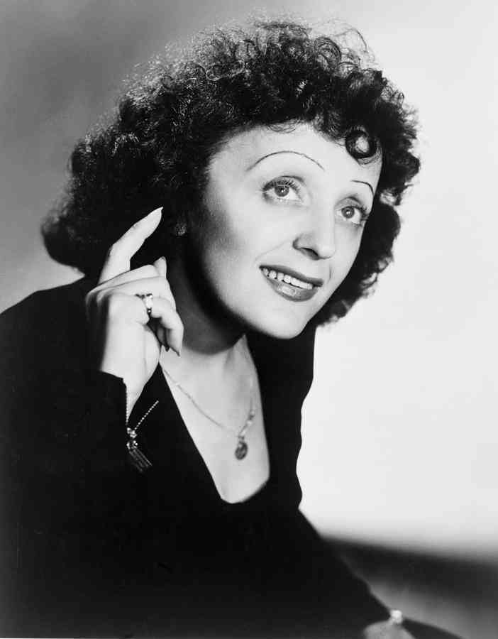 Édith Piaf cantareata