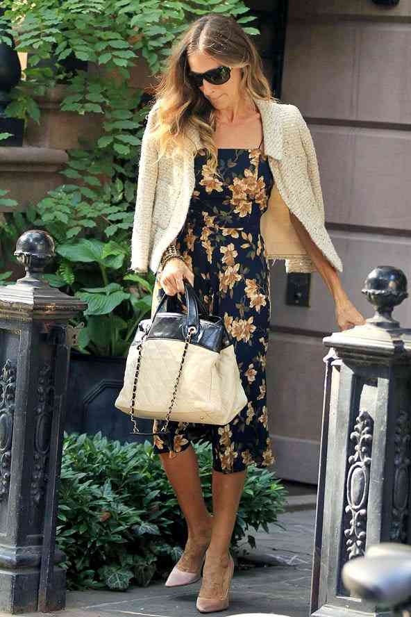 sarah jessica parker rochie cu floricele de toamna