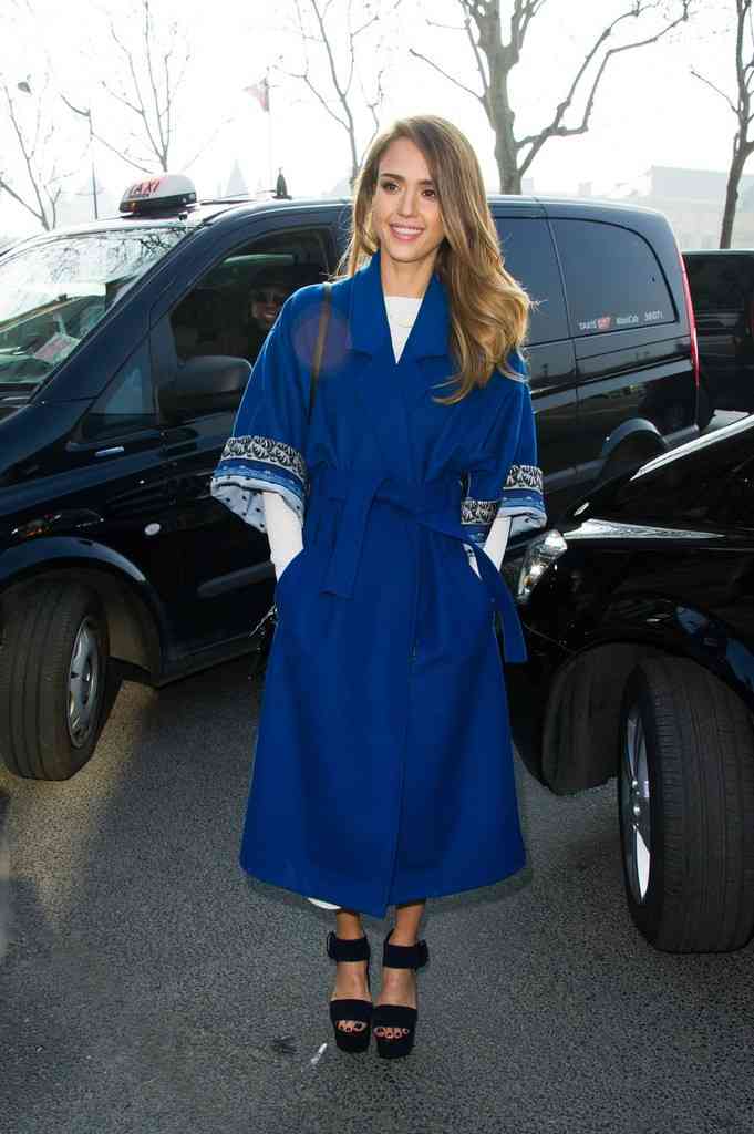 vedetele poarta robe coat