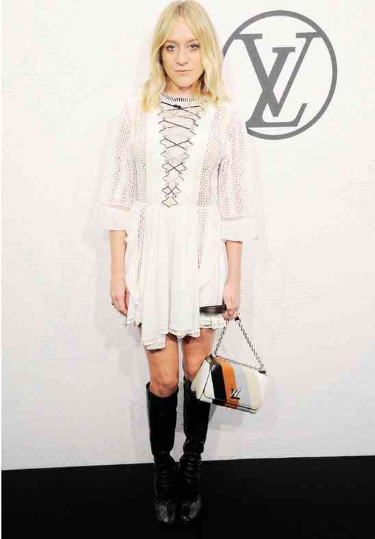 rochie alba chloe sevigny