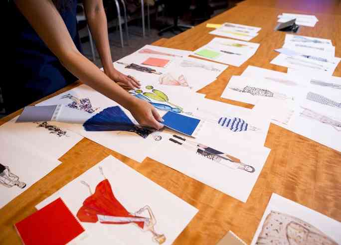 Top 10 culori Panteone pentru toamna