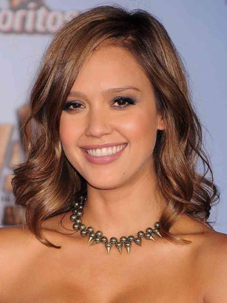 Good Hairstyles For Shoulder Length Hair