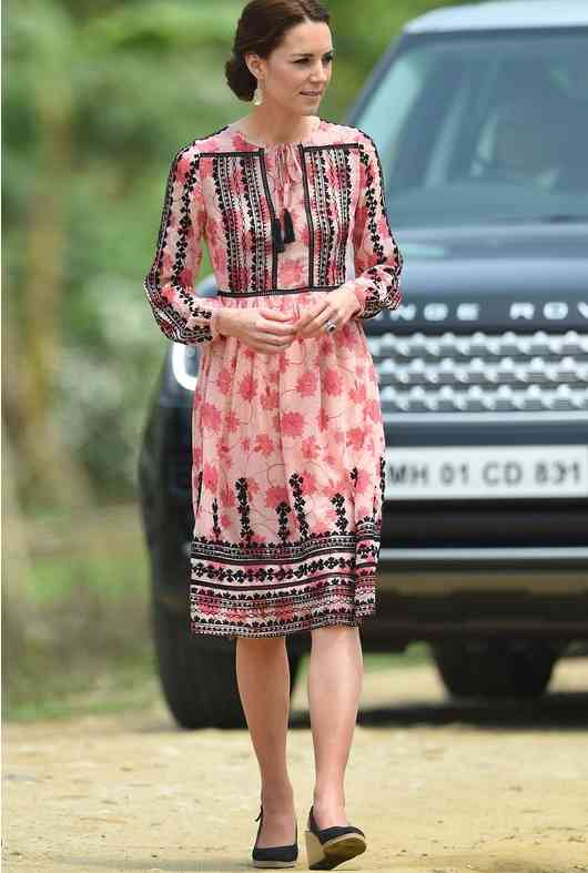 kate middleton-tinuta roz