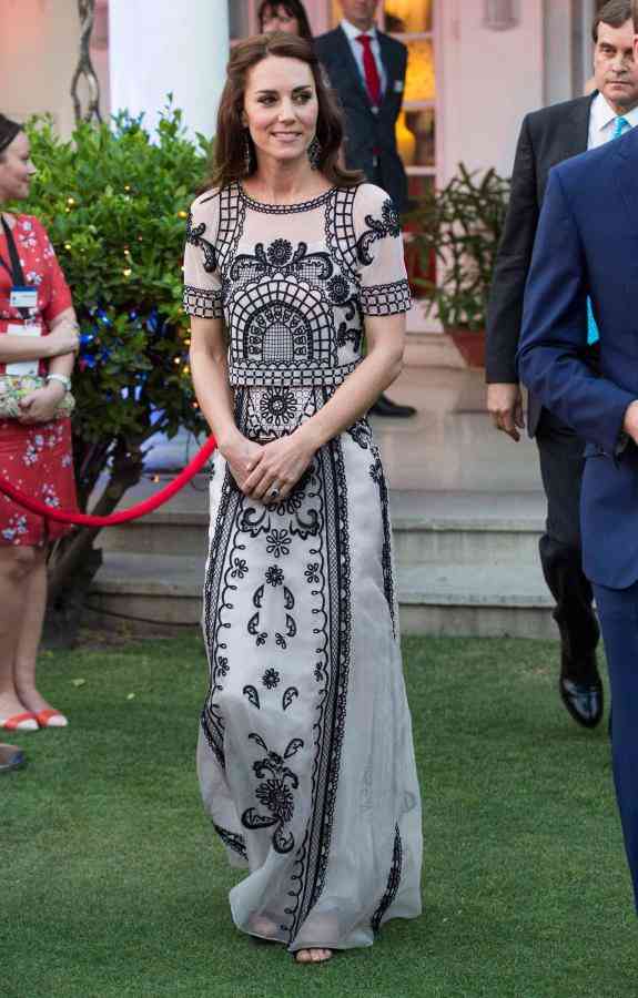 kate middleton-tinuta seara