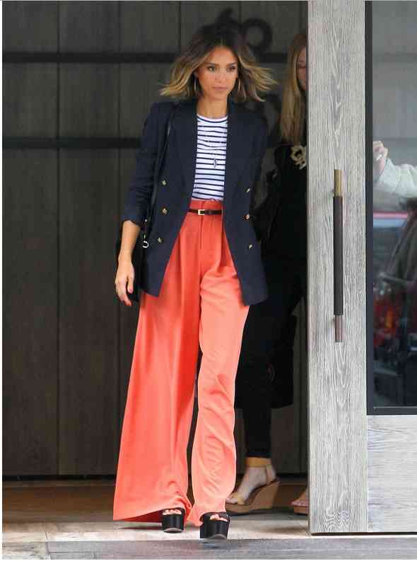 pantaloni palazzo jessica alba