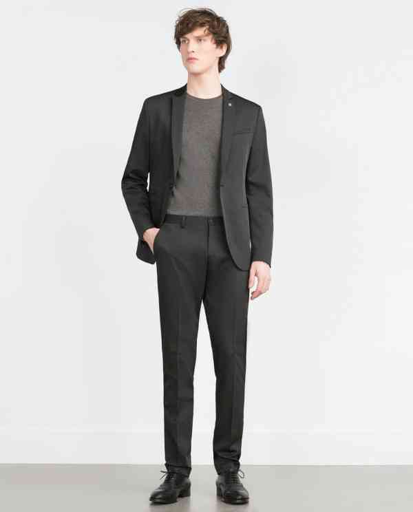 costum negru zara+tricou gri