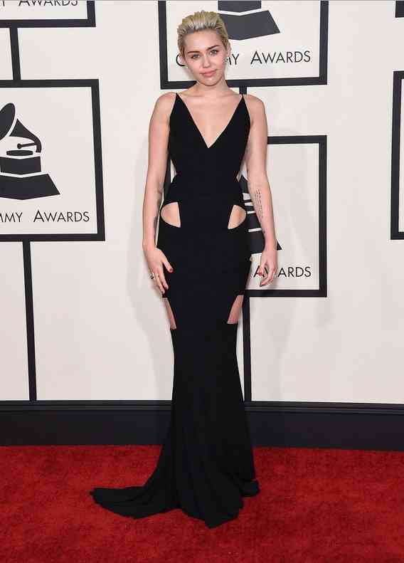 tinuta neagra miley cyrus