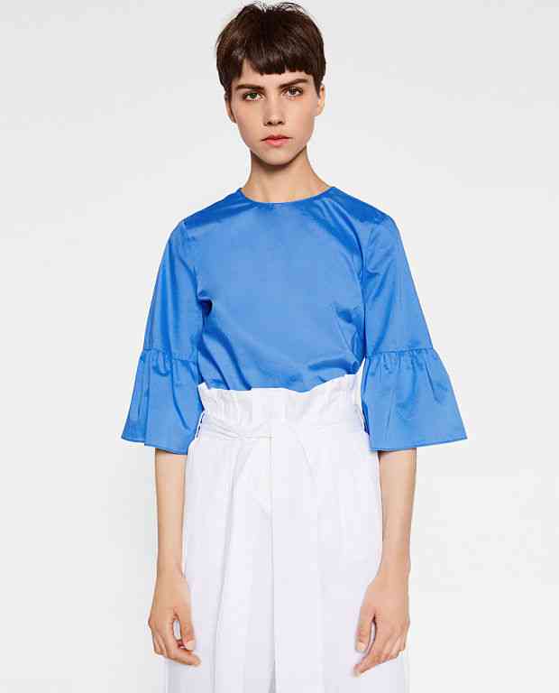 bluza cu maneci volane