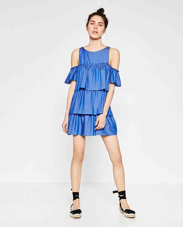 rochie cu volane