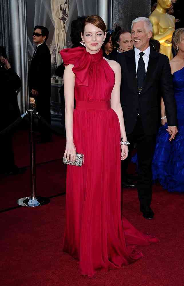 rochie rosie emma stone